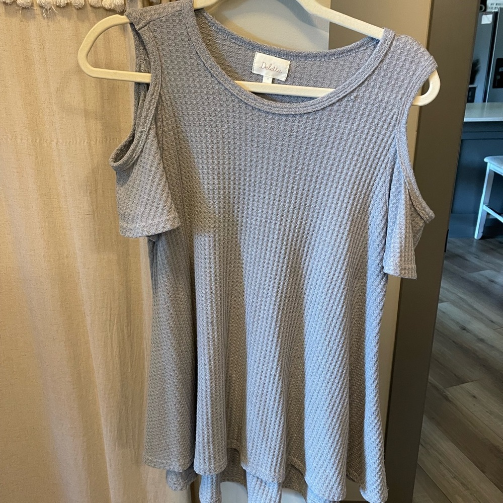 Cute grey top with open shoulder
